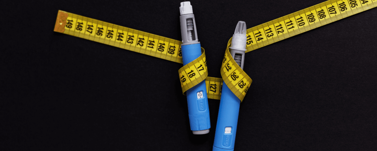 Tape measure wrapped around weight loss medication – preventing rebound weight gain